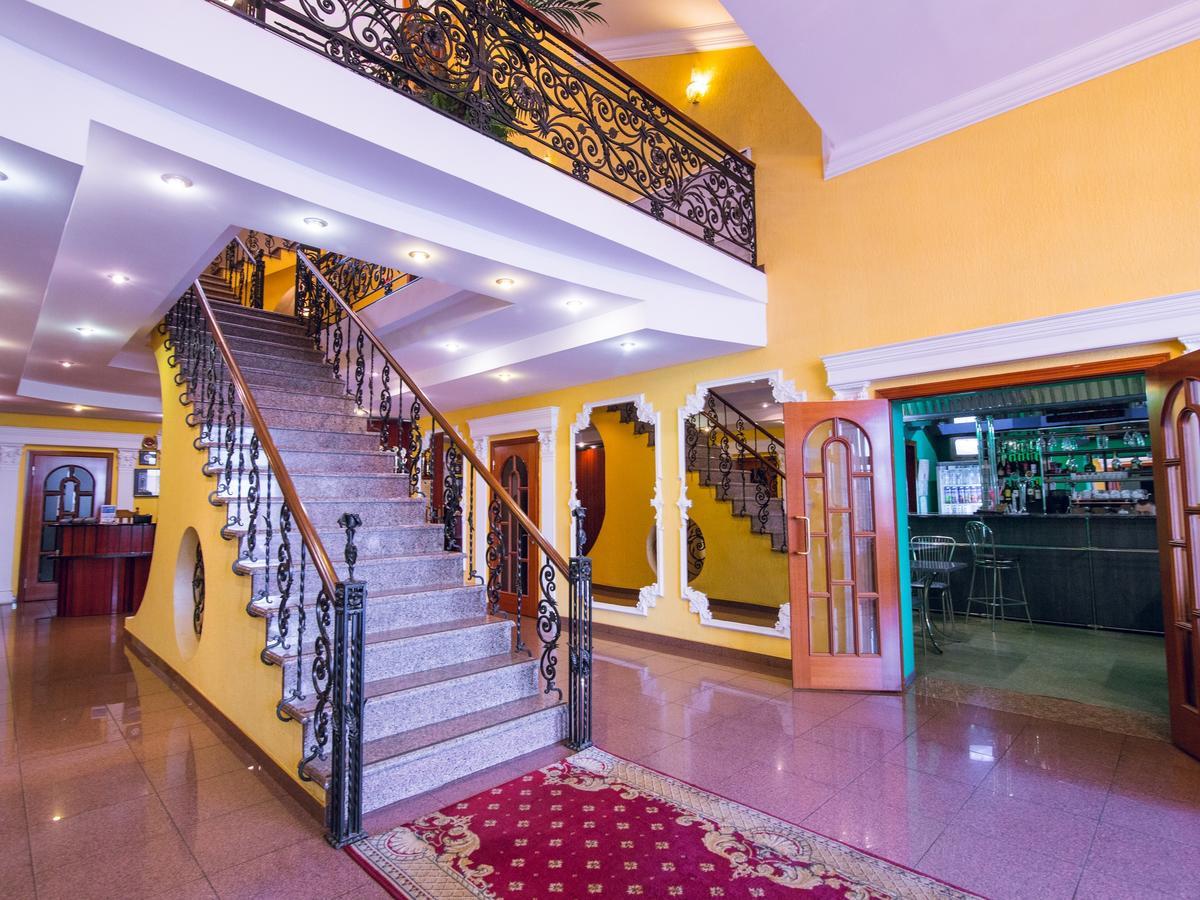 Versal Hotel Vinnytsia Exterior photo