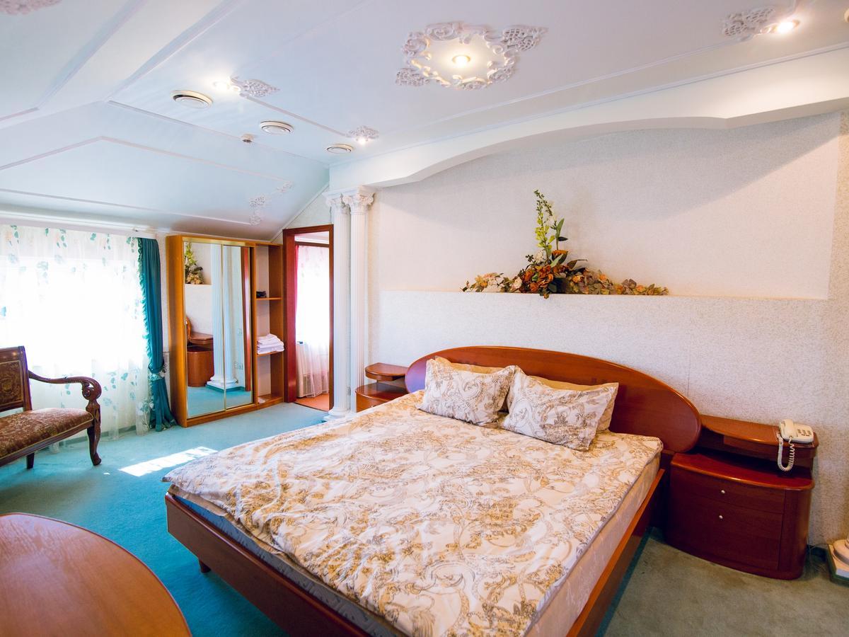 Versal Hotel Vinnytsia Room photo